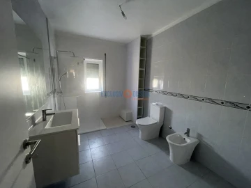 Apartamento T1 para Venda em Aguada de Cima