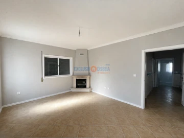 Apartamento T1 para Venda em Aguada de Cima