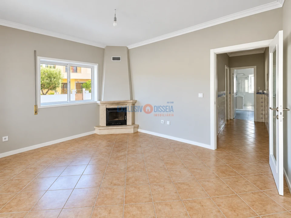 Apartamento T1 para Venda em Aguada de Cima Foto 1