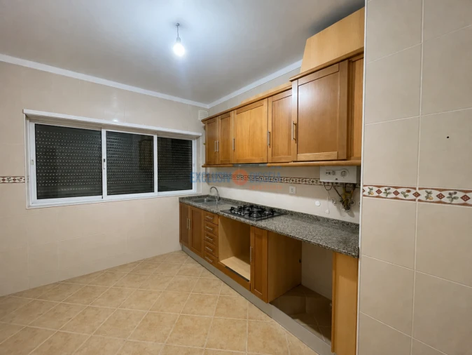 Apartamento T1 para Venda em Aguada de Cima Foto 2