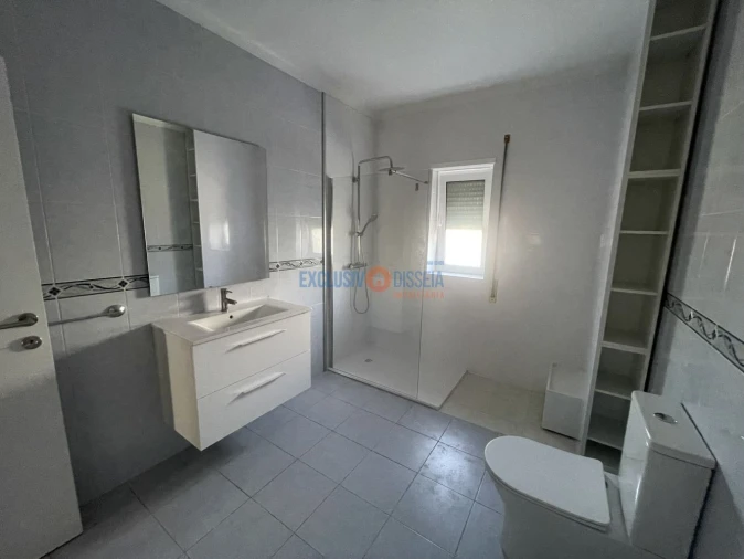 Apartamento T1 para Venda em Aguada de Cima Foto 11