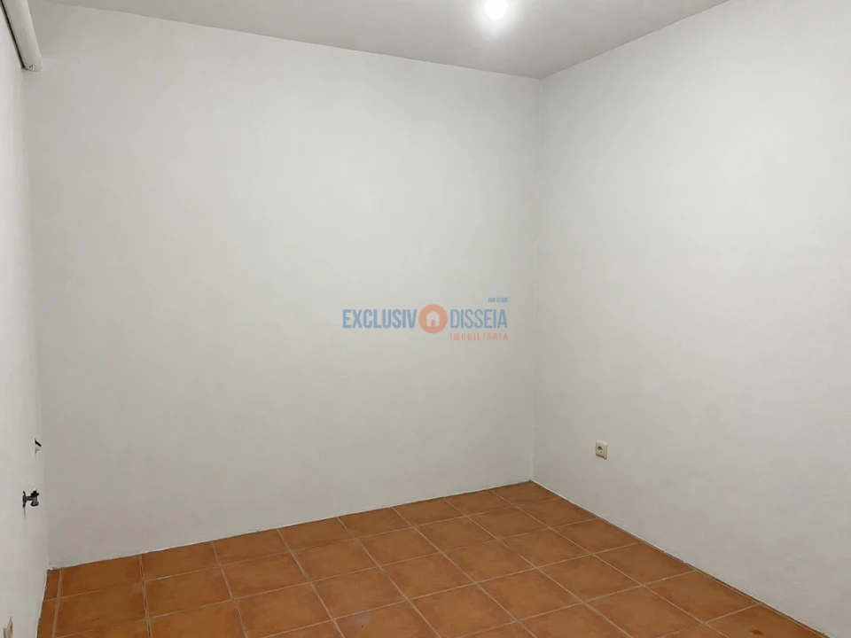 Apartamento T1 para Venda em Aguada de Cima Foto 11