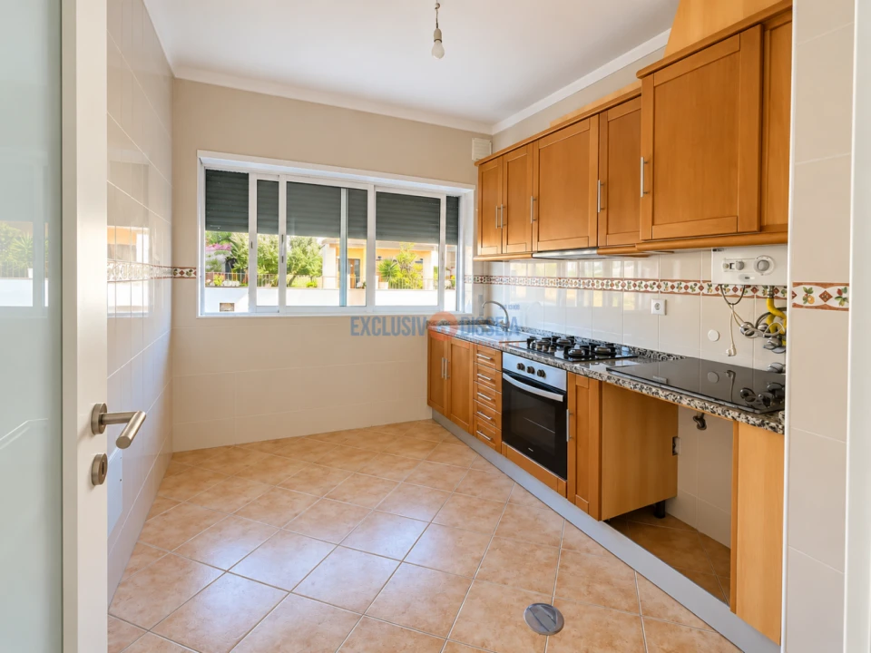 Apartamento T1 para Venda em Aguada de Cima Foto 4