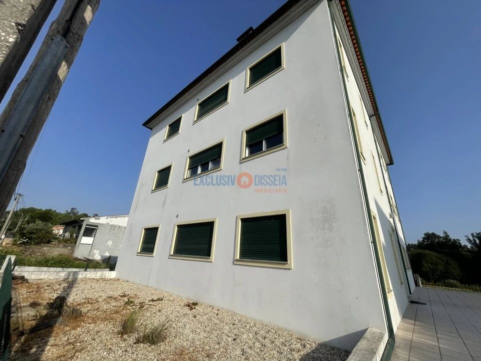 Apartamento T1 para Venda em Aguada de Cima Foto 1