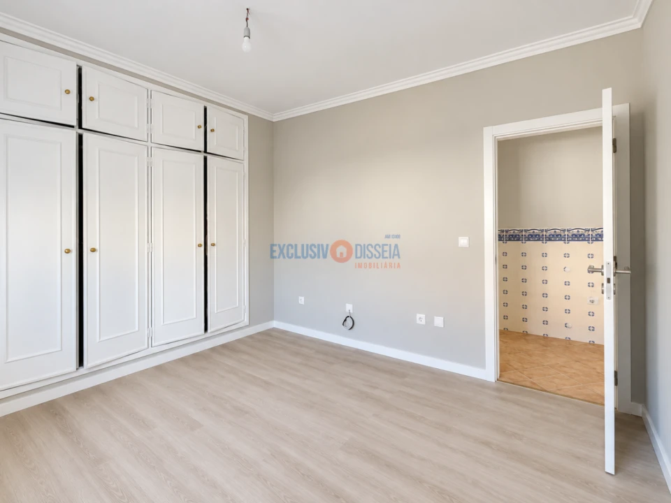 Apartamento T1 para Venda em Aguada de Cima Foto 10