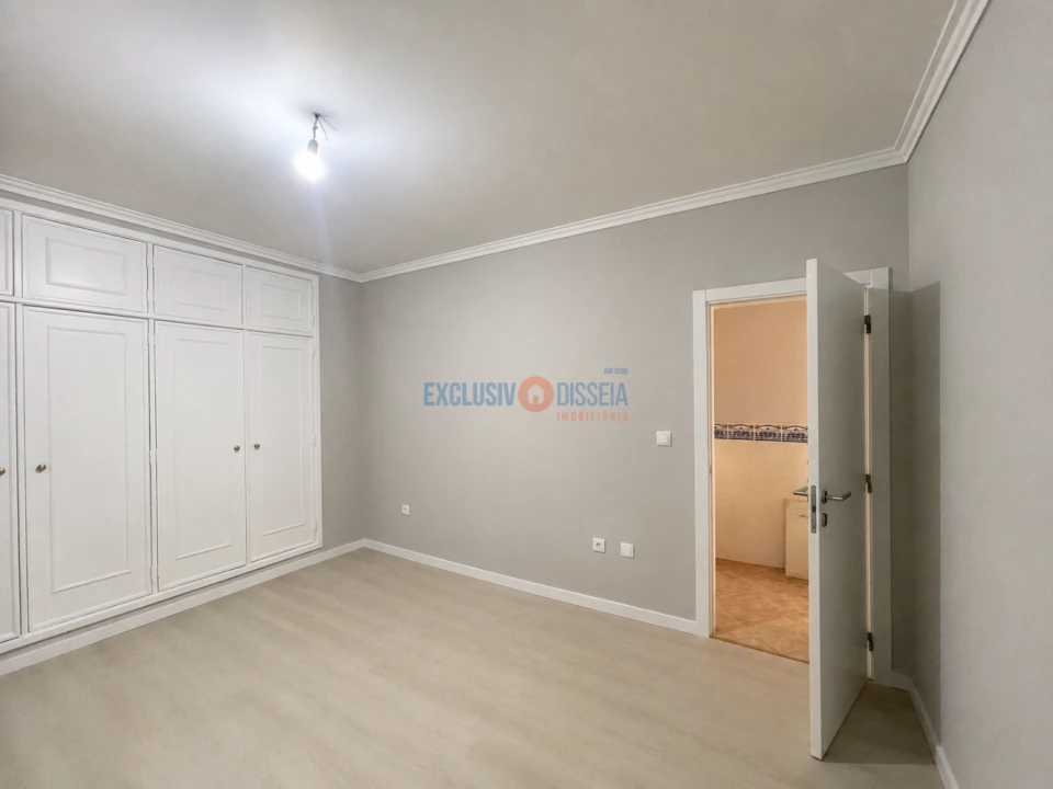 Apartamento T1 para Venda em Aguada de Cima Foto 7