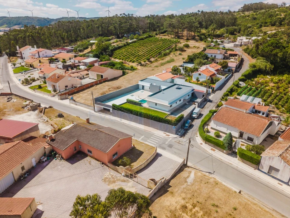Moradia T3 para Venda em Olho Marinho Foto 57