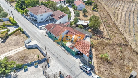 Moradia T3 para Venda em Romeira e Várzea