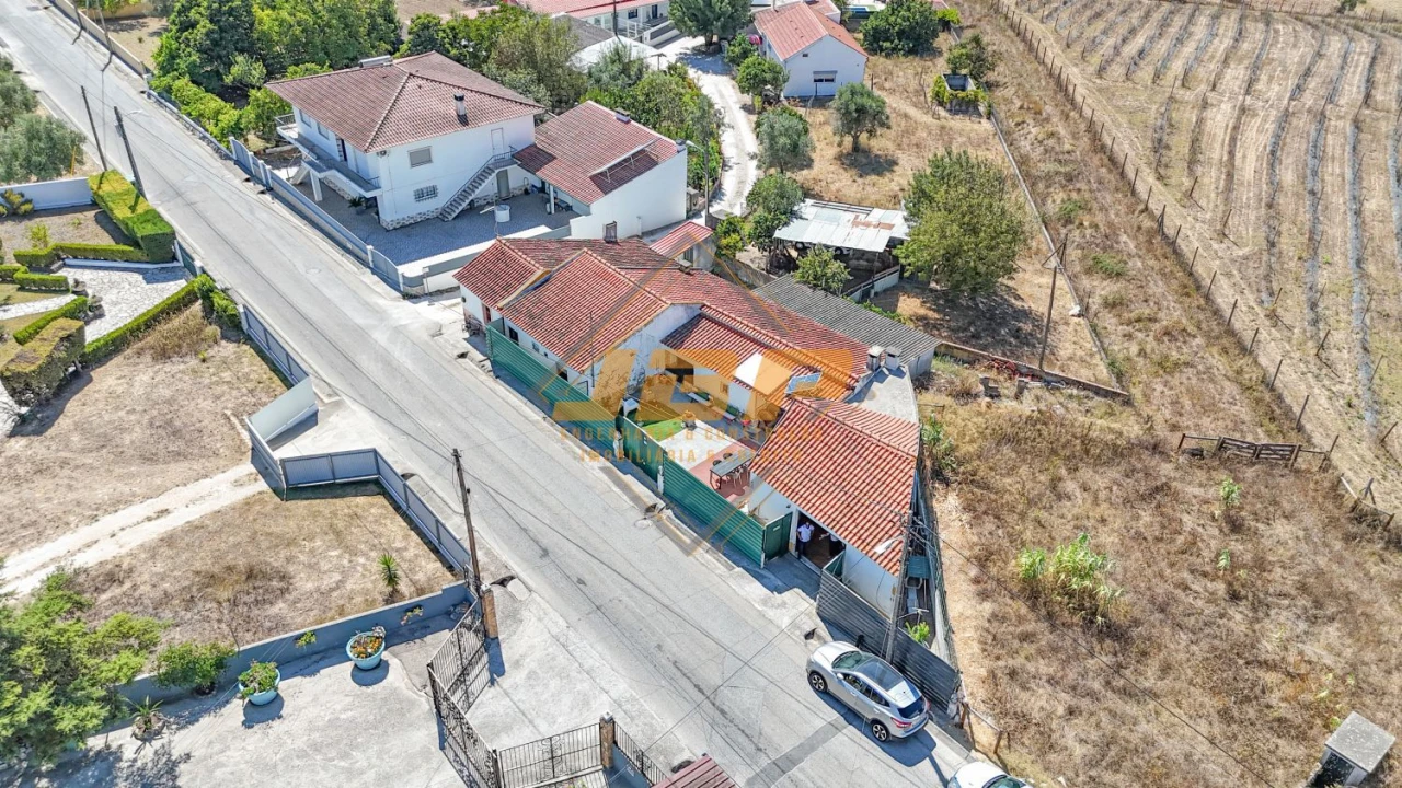 Moradia T3 para Venda em Romeira e Várzea Foto 2