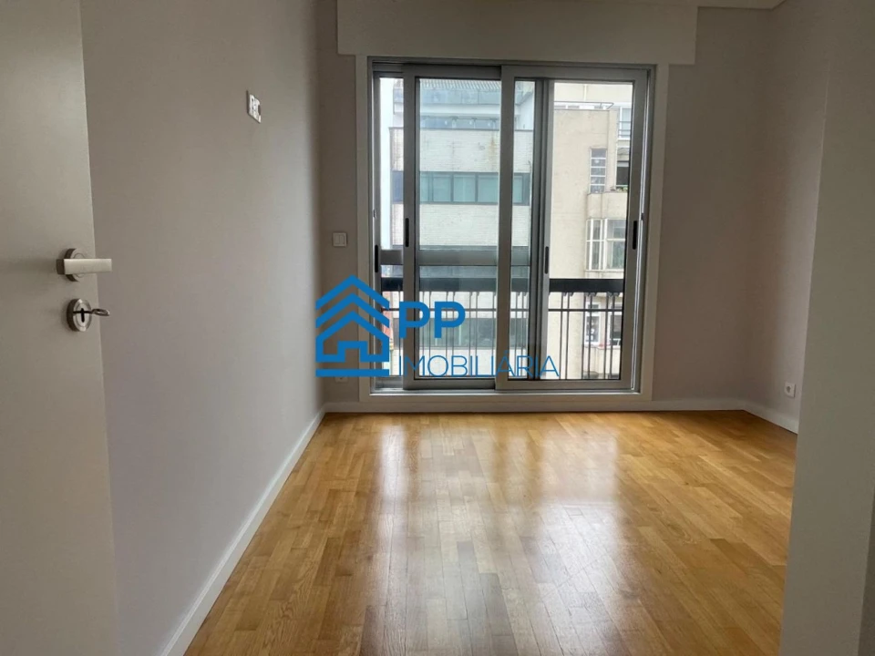 Apartamento T2 para Venda em Cedofeita, Santo Ildefonso, Sé, Miragaia, São Nicolau e Vitória Foto 13