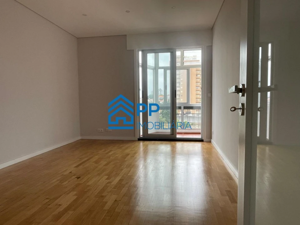 Apartamento T2 para Venda em Cedofeita, Santo Ildefonso, Sé, Miragaia, São Nicolau e Vitória Foto 6