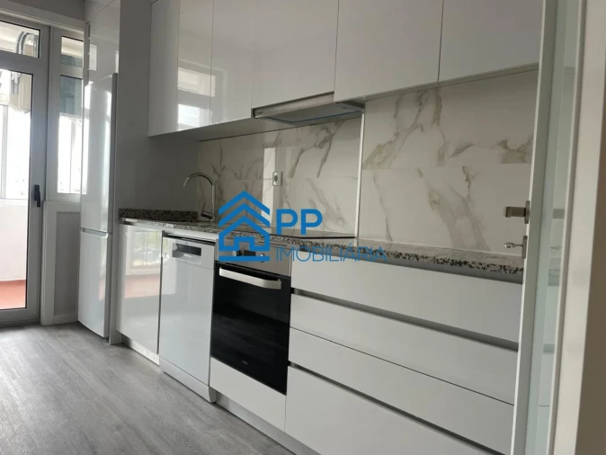 Apartamento T2 para Venda em Cedofeita, Santo Ildefonso, Sé, Miragaia, São Nicolau e Vitória Foto 19