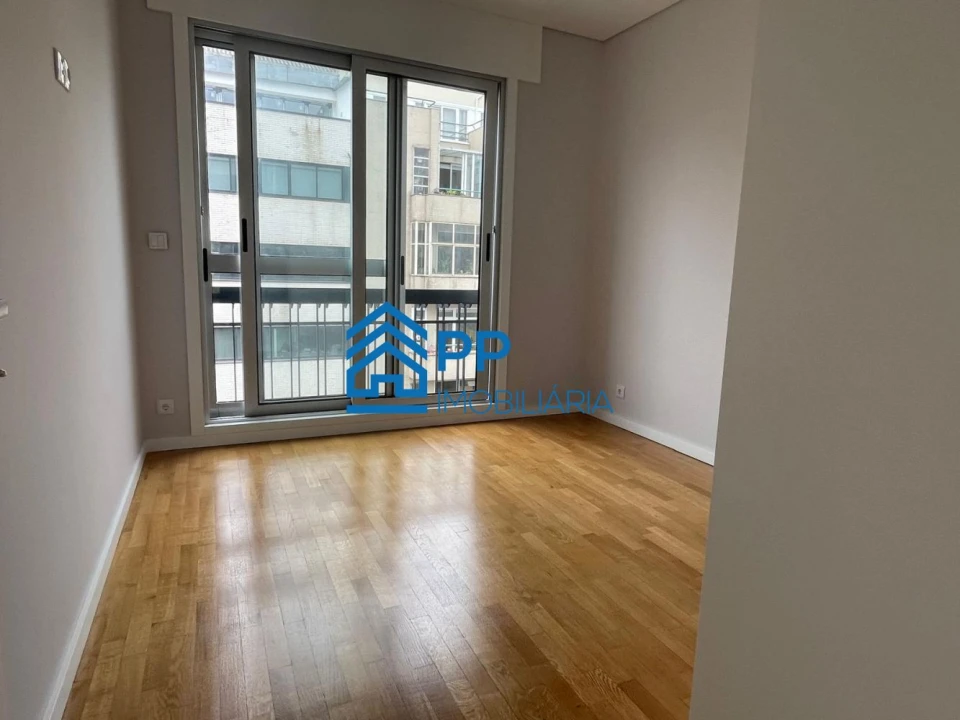 Apartamento T2 para Venda em Cedofeita, Santo Ildefonso, Sé, Miragaia, São Nicolau e Vitória Foto 14