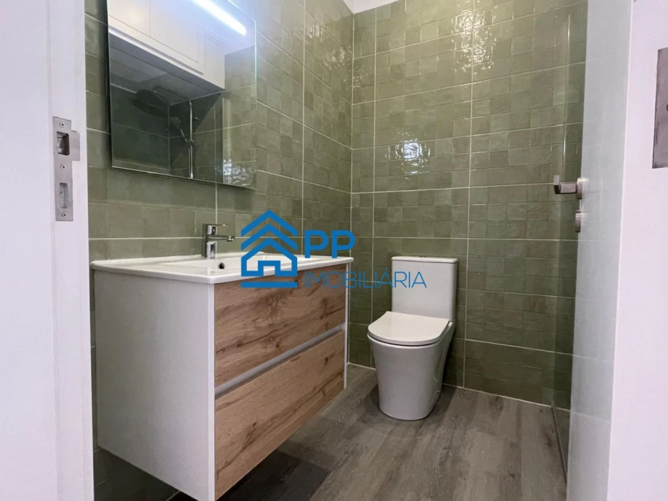 Apartamento T2 para Venda em Cedofeita, Santo Ildefonso, Sé, Miragaia, São Nicolau e Vitória Foto 39