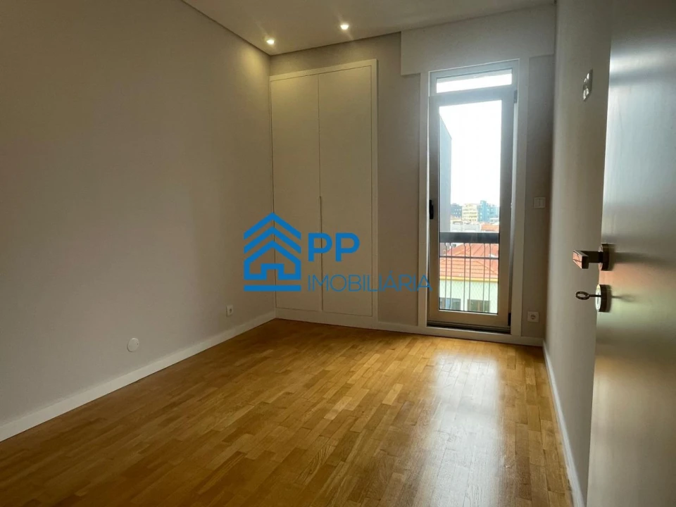 Apartamento T2 para Venda em Cedofeita, Santo Ildefonso, Sé, Miragaia, São Nicolau e Vitória Foto 10