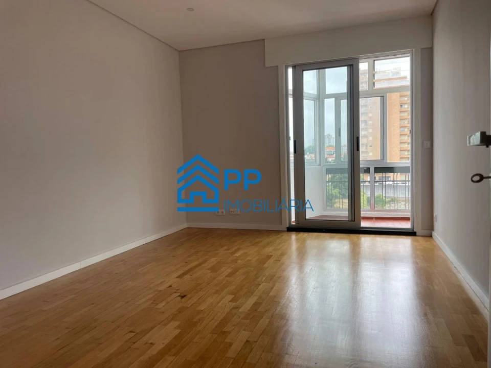 Apartamento T2 para Venda em Cedofeita, Santo Ildefonso, Sé, Miragaia, São Nicolau e Vitória Foto 5