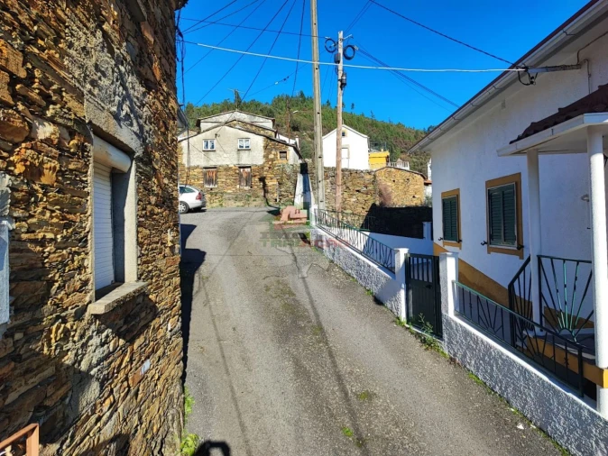 Moradia T3 para Venda em Cabril Foto 23