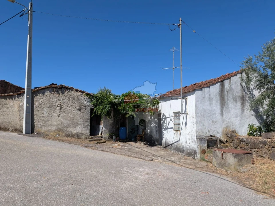 Moradia T3 para Venda em Vila de Rei Foto 1