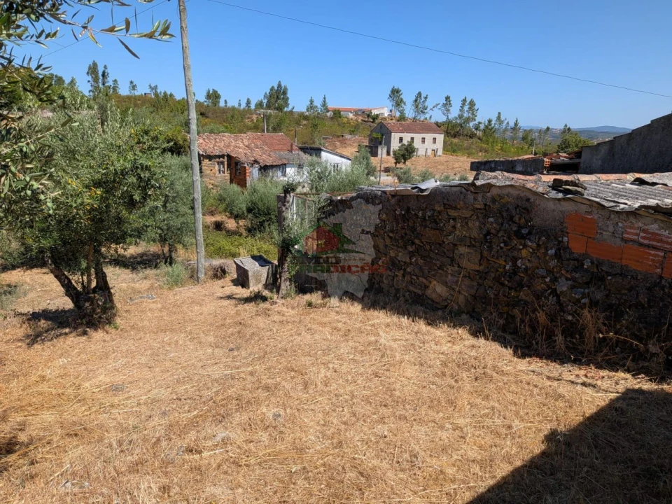 Moradia T3 para Venda em Vila de Rei Foto 31