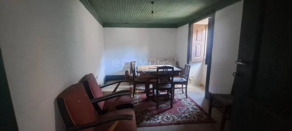 Moradia T4 para Venda em Caçarelhos e Angueira