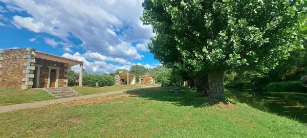 Moradia T4 para Venda em Caçarelhos e Angueira