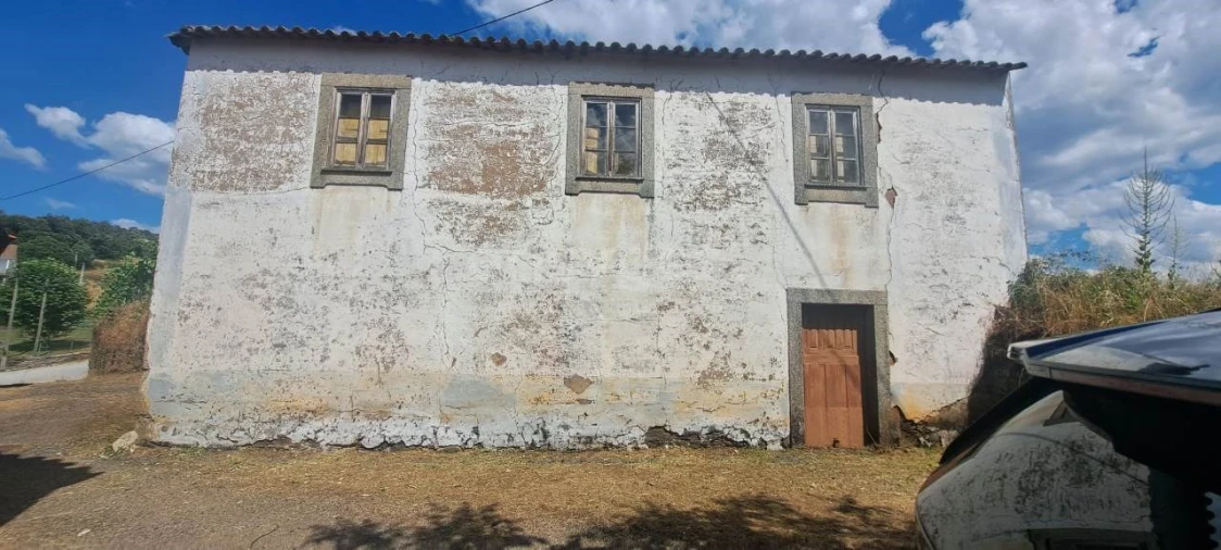 Moradia T4 para Venda em Caçarelhos e Angueira Foto 3