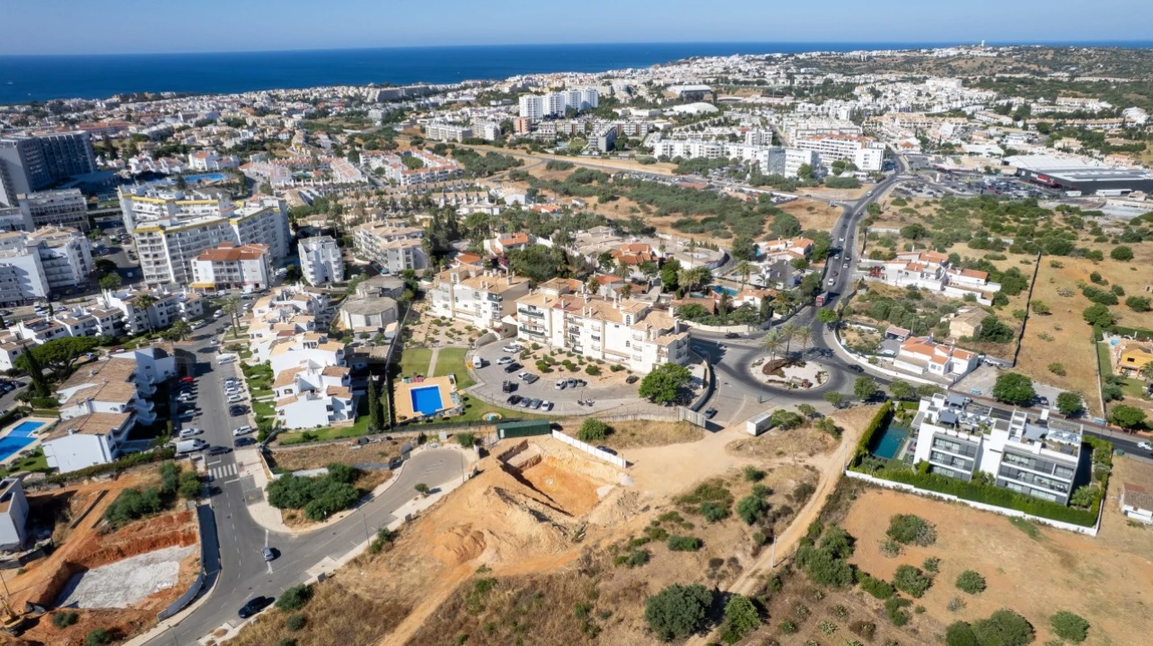 Terreno para Venda em Albufeira e Olhos de Água Foto 2