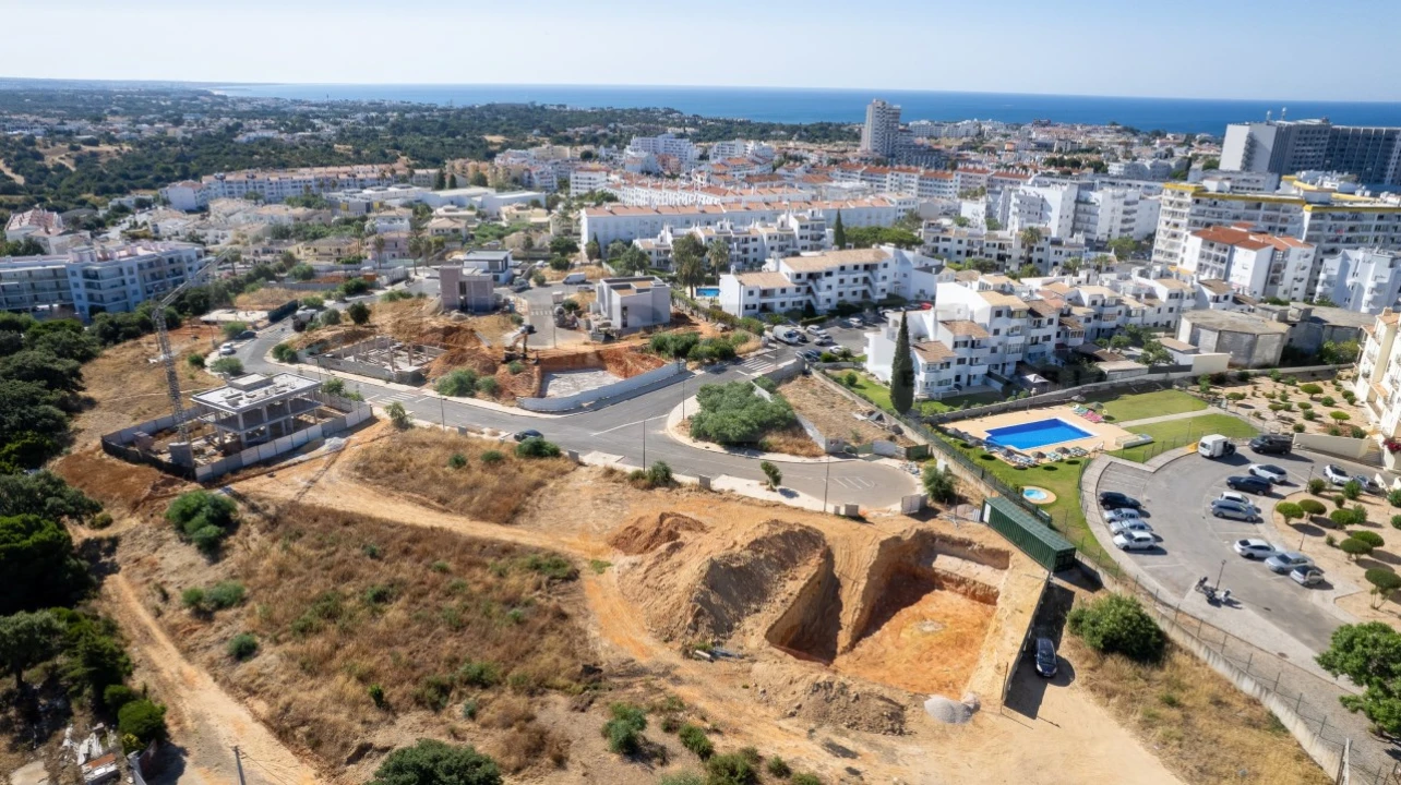 Terreno para Venda em Albufeira e Olhos de Água Foto 5