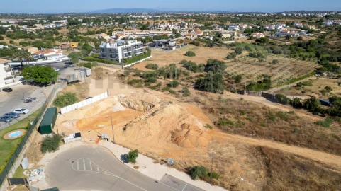 Terreno para Venda em Albufeira e Olhos de Água