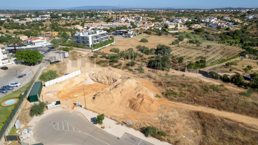 Terreno para Venda em Albufeira e Olhos de Água