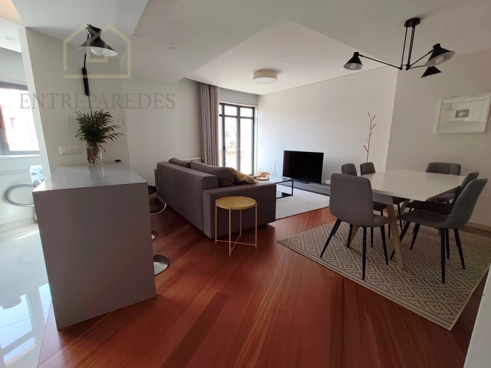 Apartamento T2 para Venda em Cedofeita, Santo Ildefonso, Sé, Miragaia, São Nicolau e Vitória Foto 2