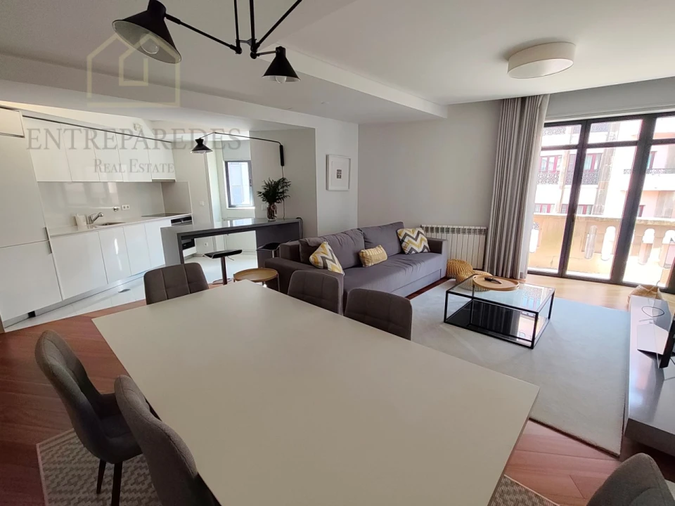 Apartamento T2 para Venda em Cedofeita, Santo Ildefonso, Sé, Miragaia, São Nicolau e Vitória Foto 1