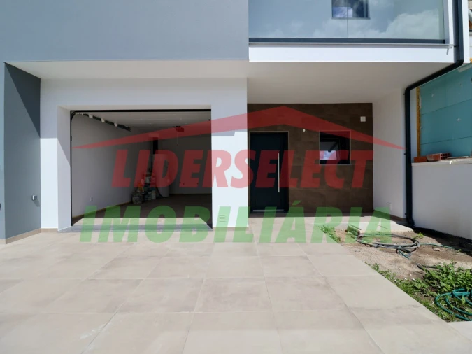 Moradia T3 para Venda em Silveira Foto 39