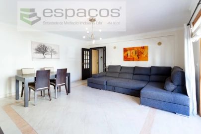 Apartamento T2 para Venda em Queluz e Belas