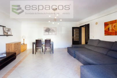 Apartamento T2 para Venda em Queluz e Belas