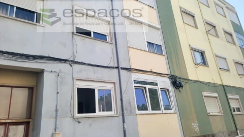 Apartamento para Venda em Rio de Mouro