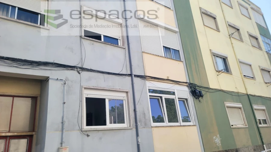 Apartamento para Venda em Rio de Mouro Foto 4