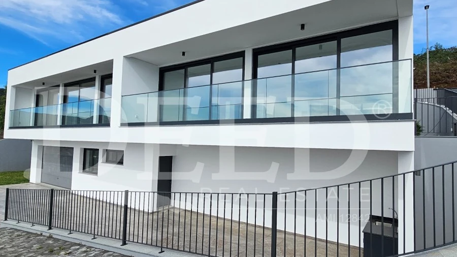 Moradia T3 para Venda em Santa Cruz