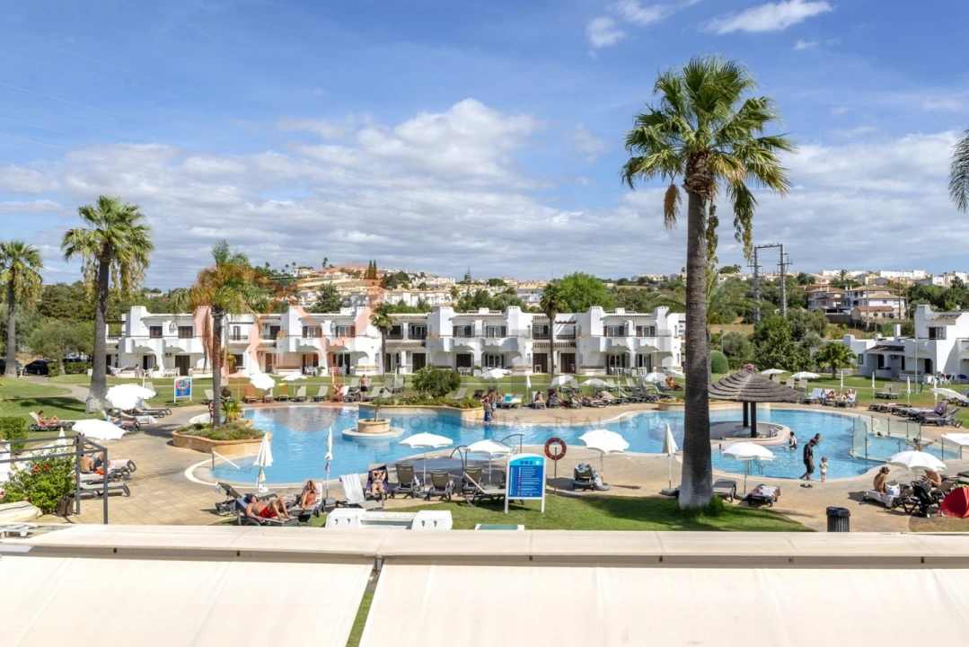 Apartamento T1 para Venda em Albufeira e Olhos de Água Foto 1