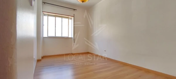 Apartamento T3 para Venda em Nossa Senhora do Pópulo, Coto e São Gregório
