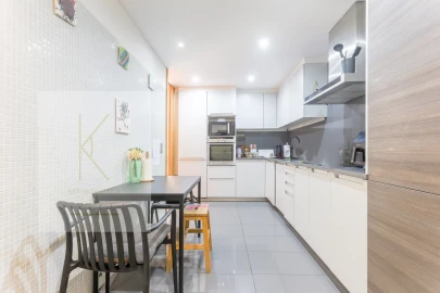 Apartamento T3 para Venda em Fornelos e Queijada
