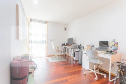 Apartamento T3 para Venda em Fornelos e Queijada