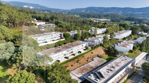 Apartamento T3 para Venda em Fornelos e Queijada