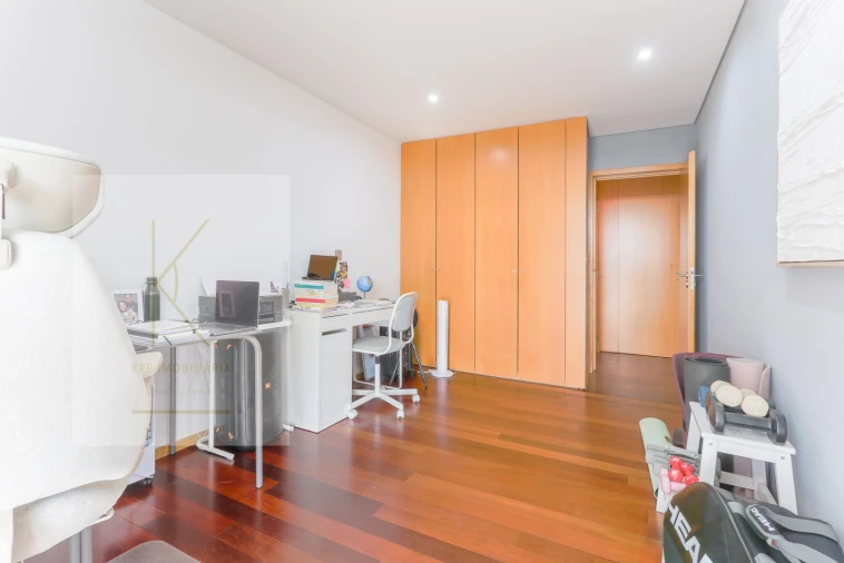 Apartamento T3 para Venda em Fornelos e Queijada Foto 19