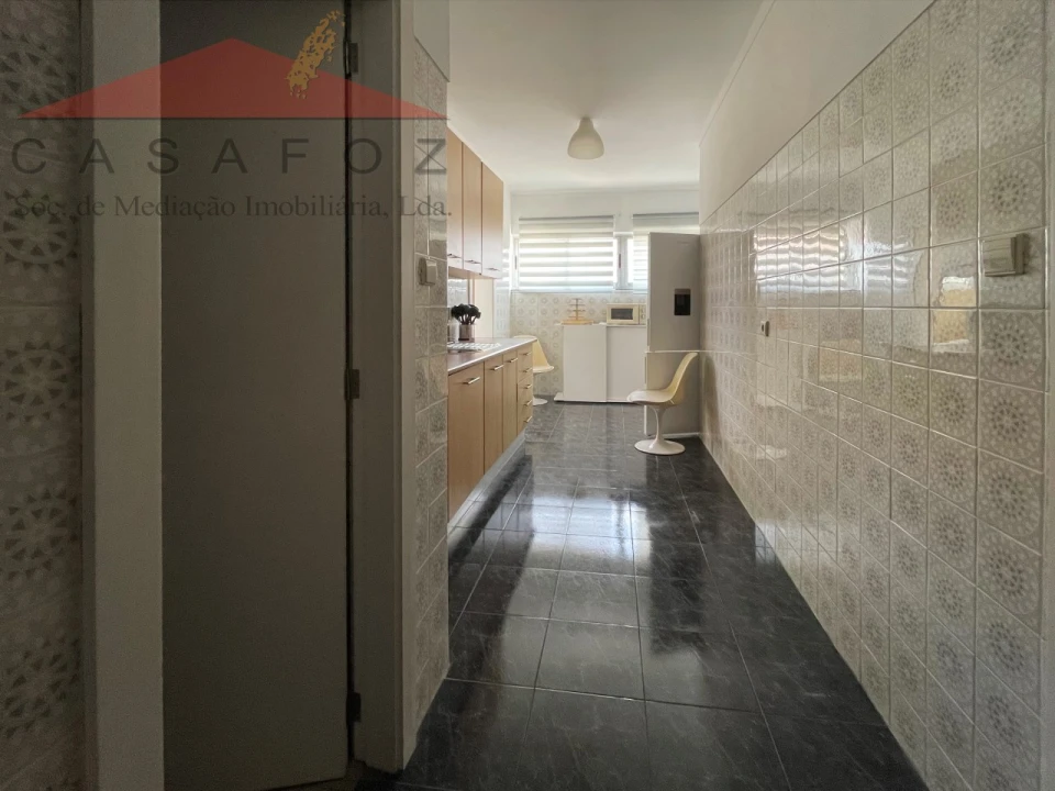 Apartamento T2 para Arrendamento em Ramalde Foto 9