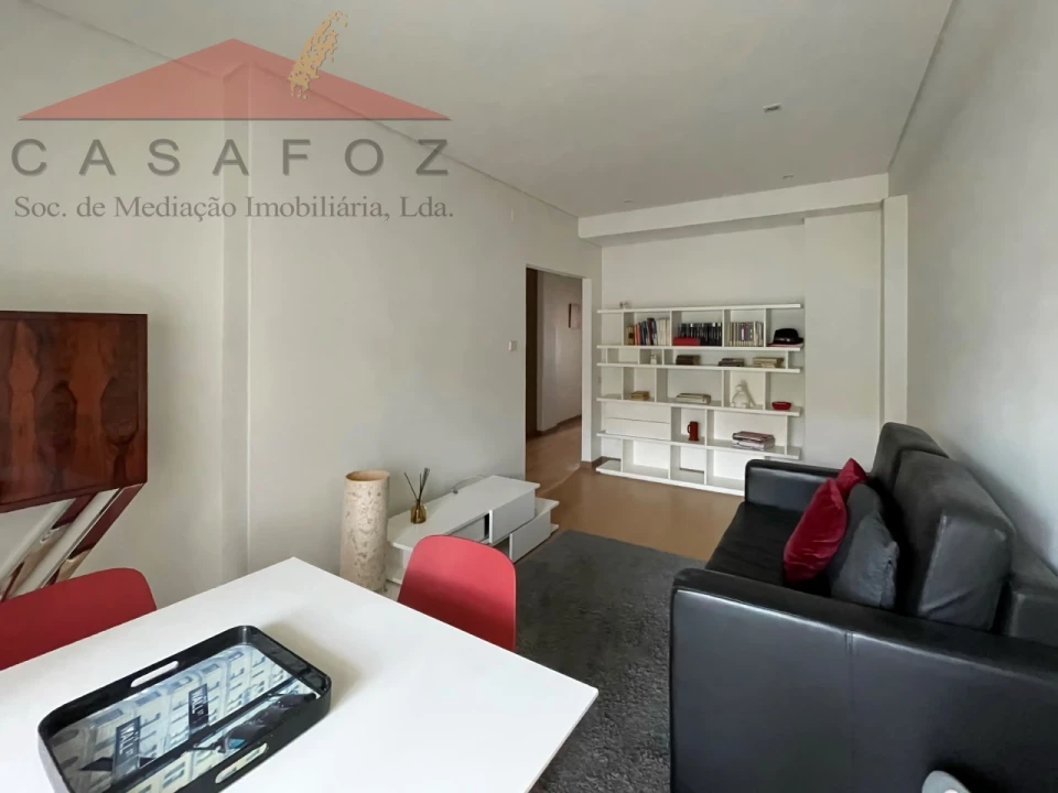 Apartamento T2 para Arrendamento em Ramalde Foto 2