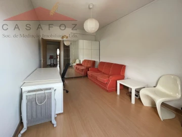 Apartamento T2 para Arrendamento em Ramalde