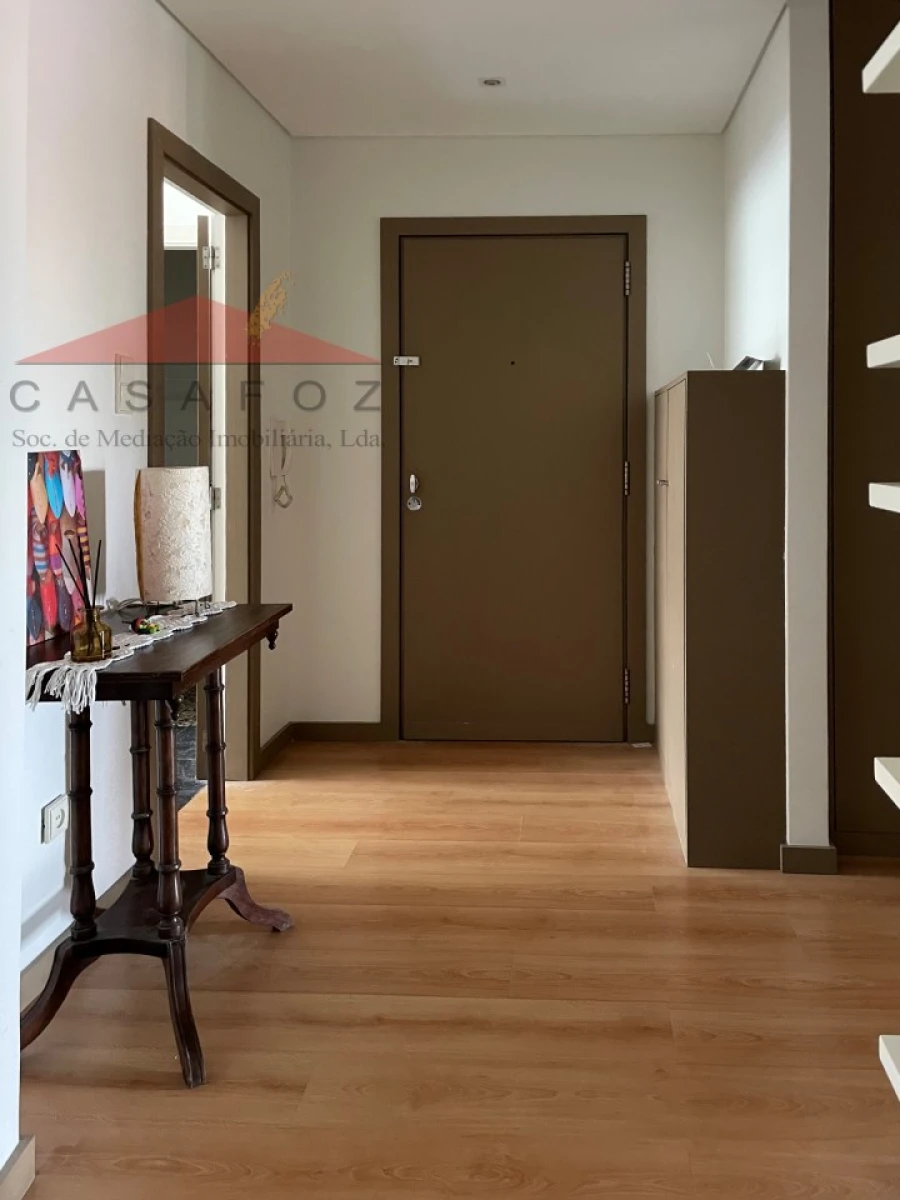 Apartamento T2 para Arrendamento em Ramalde Foto 6