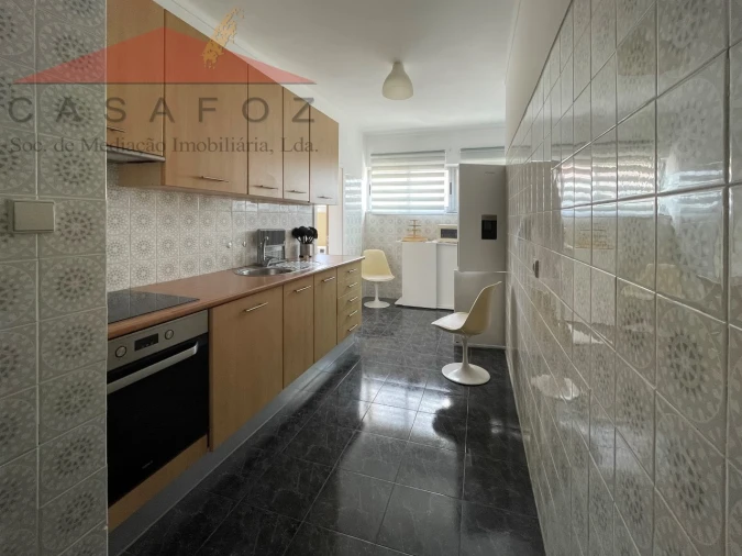 Apartamento T2 para Arrendamento em Ramalde Foto 10