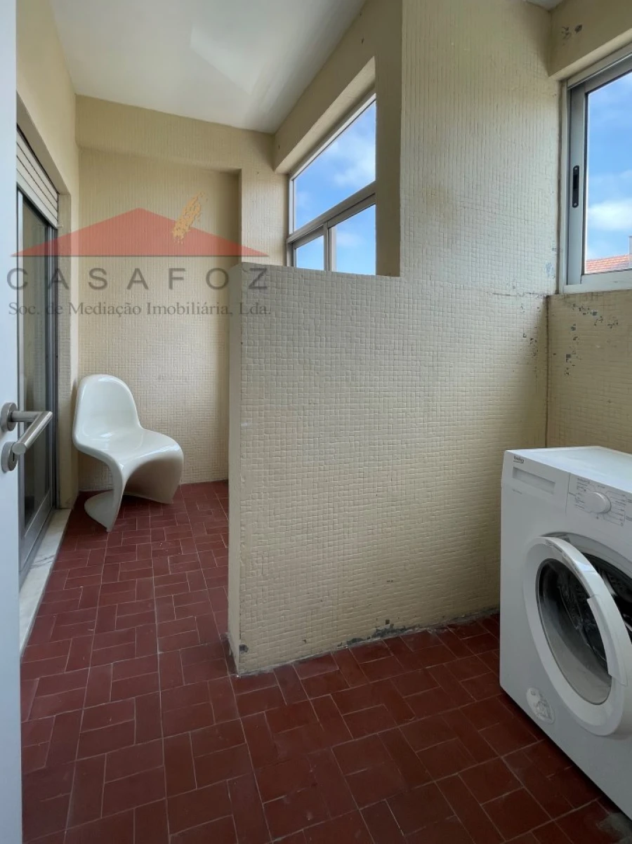 Apartamento T2 para Arrendamento em Ramalde Foto 13